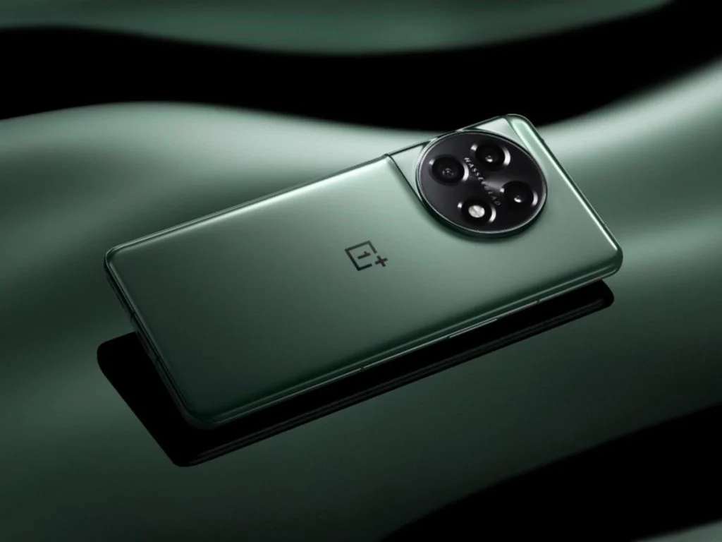 OnePlus 11 Users Get OxygenOS 15.0.0.860 Update With Improved Animations and September Security Patch