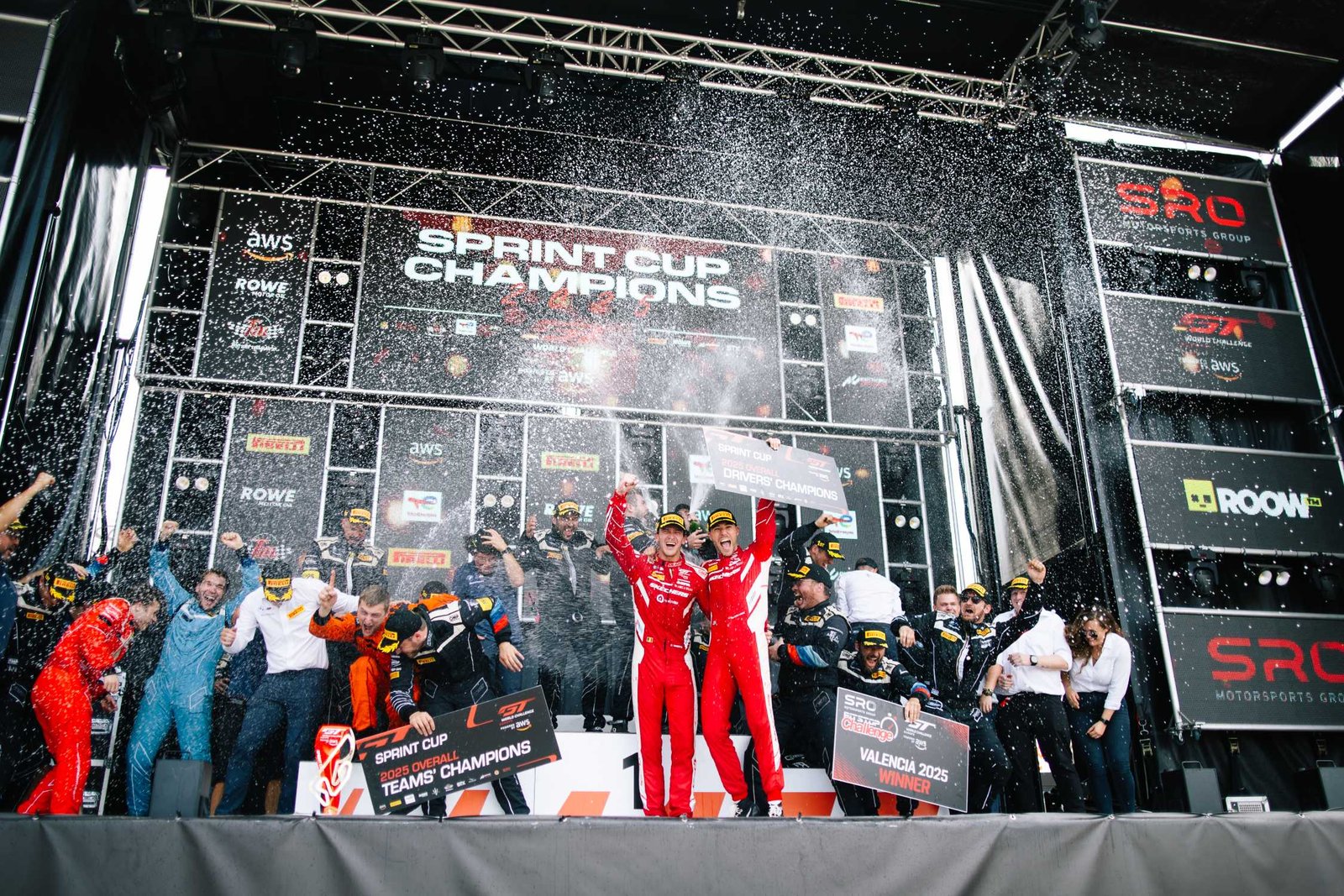 Weerts and van der Linde celebrate Sprint Cup title in Valencia thriller.
