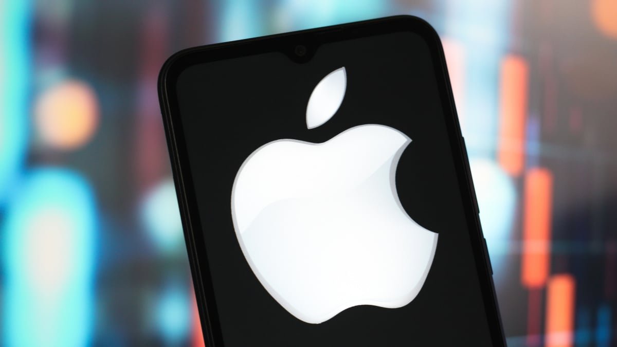 Apple explores letting people control iPhones with their brains, report says