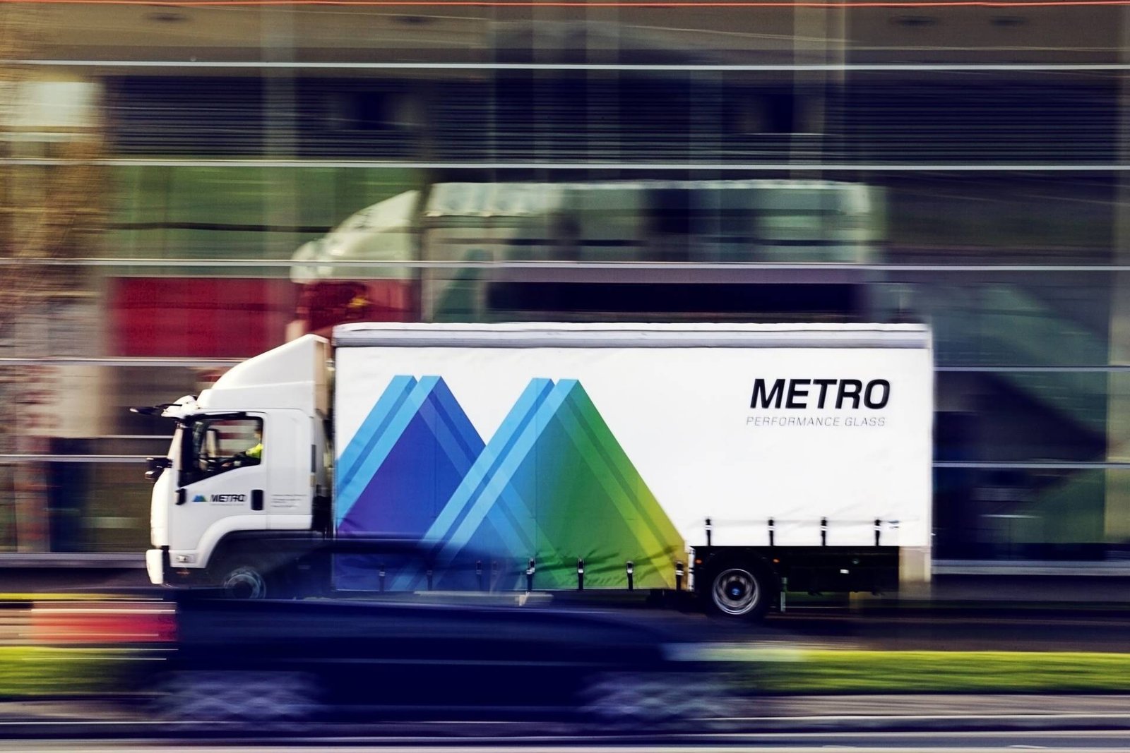 Metro Glass shareholders throw their weight behind capital raise