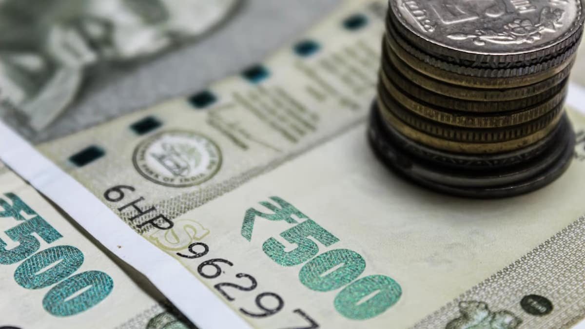 Seed-stage funding stood at $727 million, a 39% decline year-on-year, while early-stage flows fell 10% to $2.7 billion.
