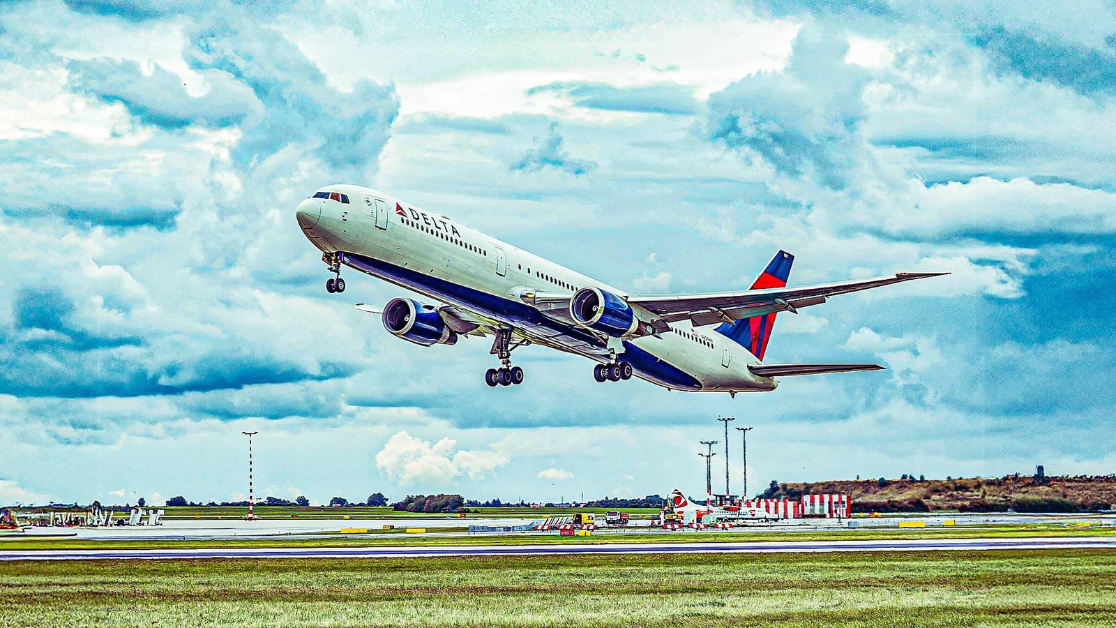 The Top US-Europe Transatlantic Routes in 2025: JFK-LHR Leads the Way