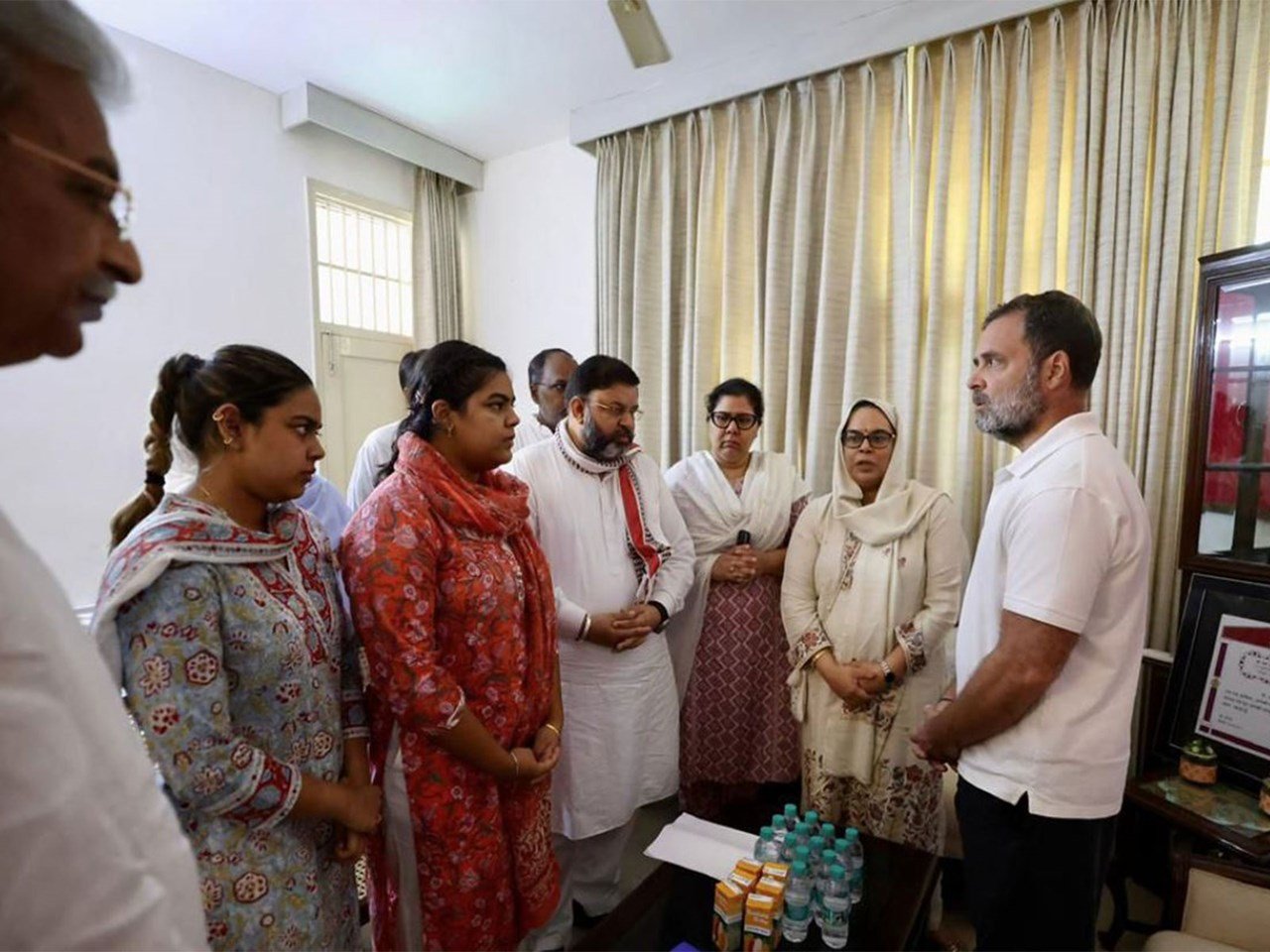 Rahul Gandhi Criticizes NDA's Travel Policies During Festive Rush