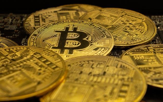 MSTR's Capital Raising Strategy Aids Bitcoin Holding: What's Ahead?