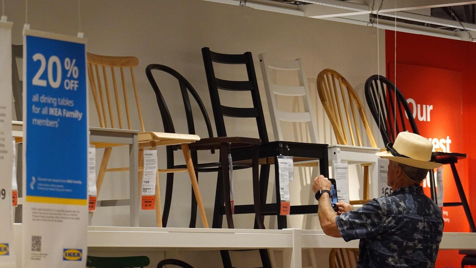 File photo: A customer shops for furniture at an IKEA store. The brand's largest franchisee, Ingka Investments, is acquiring €720 million of forest land in Latvia and Estonia to secure sustainable raw materials.