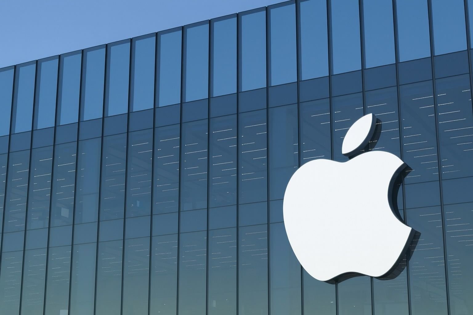 Apple Stock Hits New Heights: iPhone 17 Supercycle, Analyst Split, and 2025 Outlook Revealed