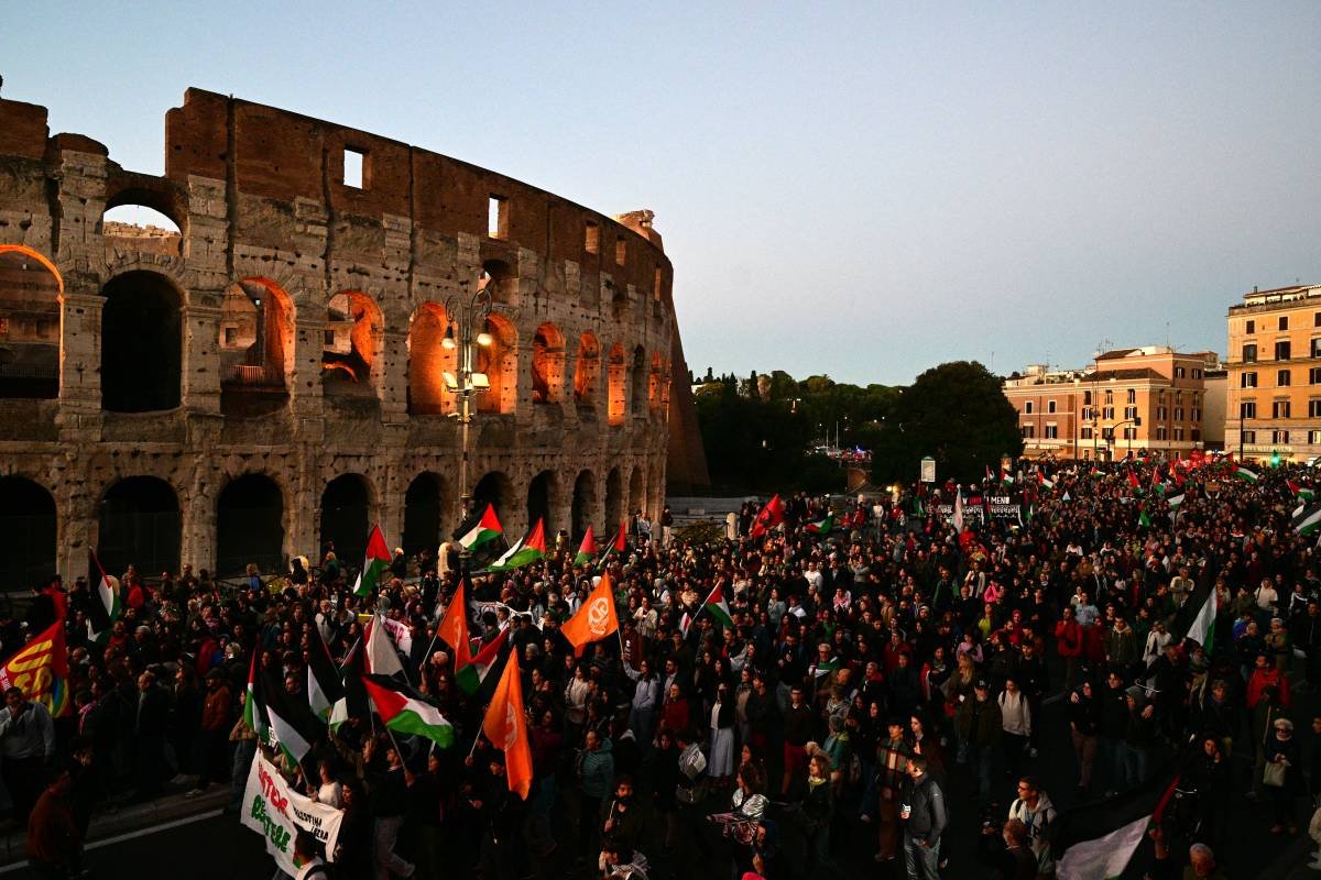 Italy Sees Mass Protests Ahead of Strike Over Gaza Flotilla Detentions