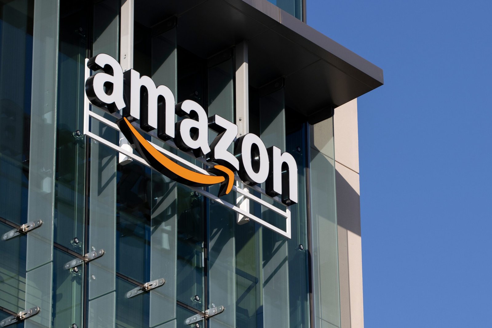 Amazon Trims HR Roles While Boosting Cloud Investments