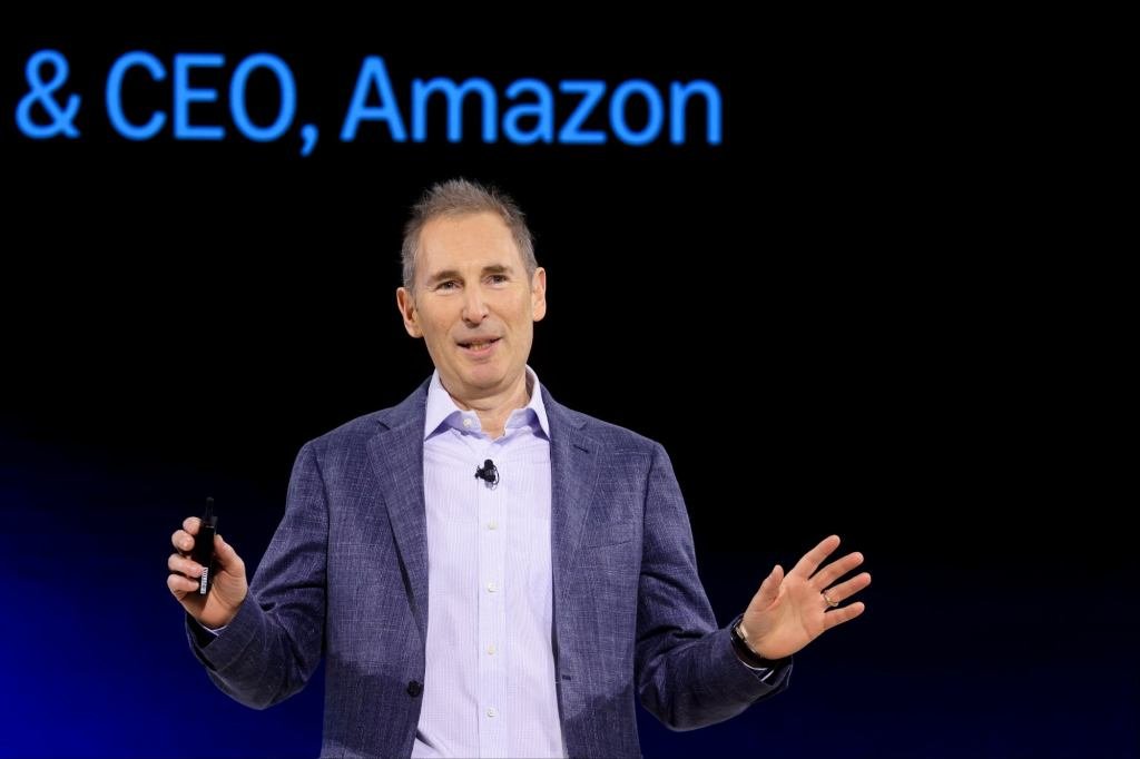 Amazon Lays Off 14,000 Corporate Employees, Large Job Cut