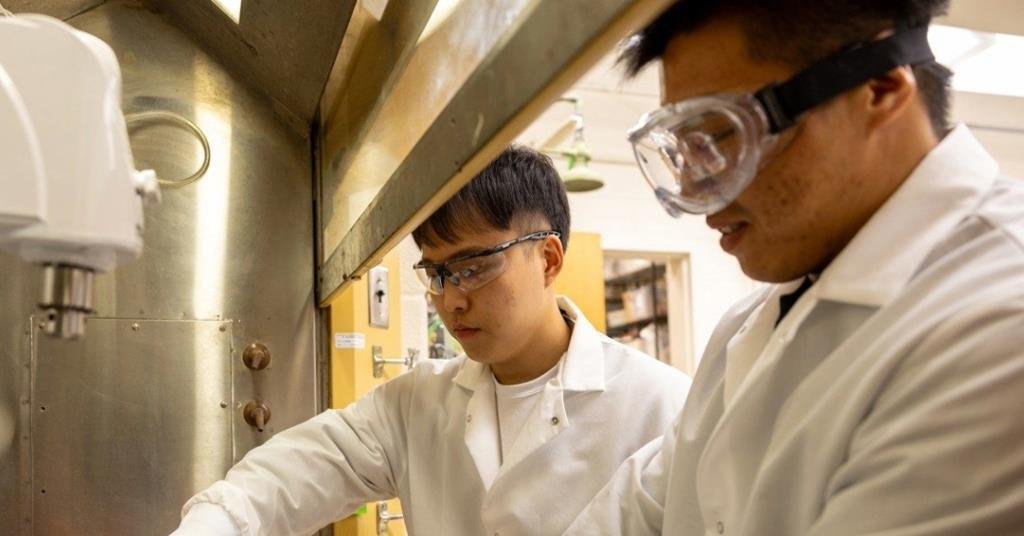 Researchers say spray-coated bioplastics layers can improve barrier properties for paper packaging | Article