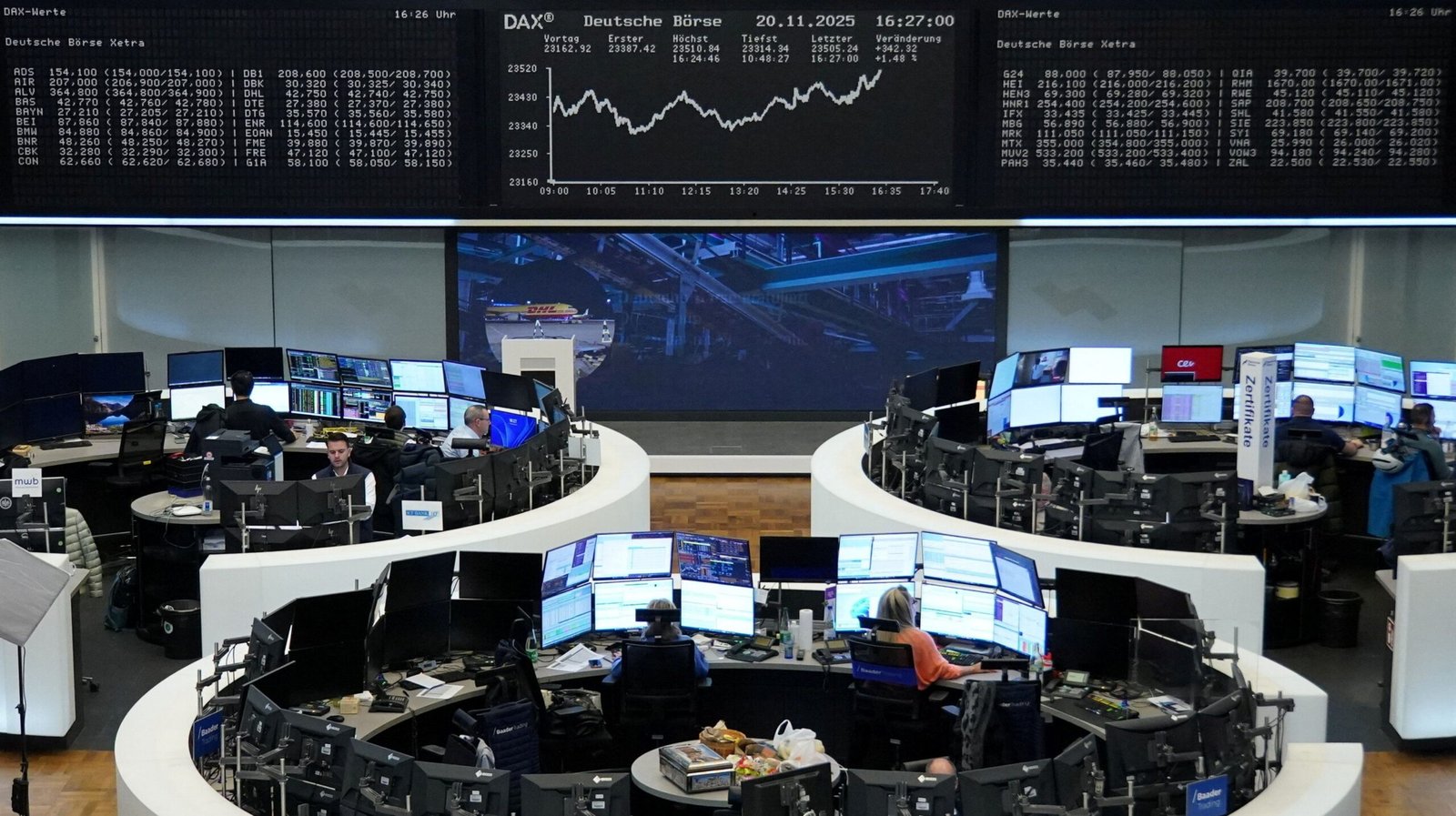 European shares fall on tech rout, Fed policy jitters