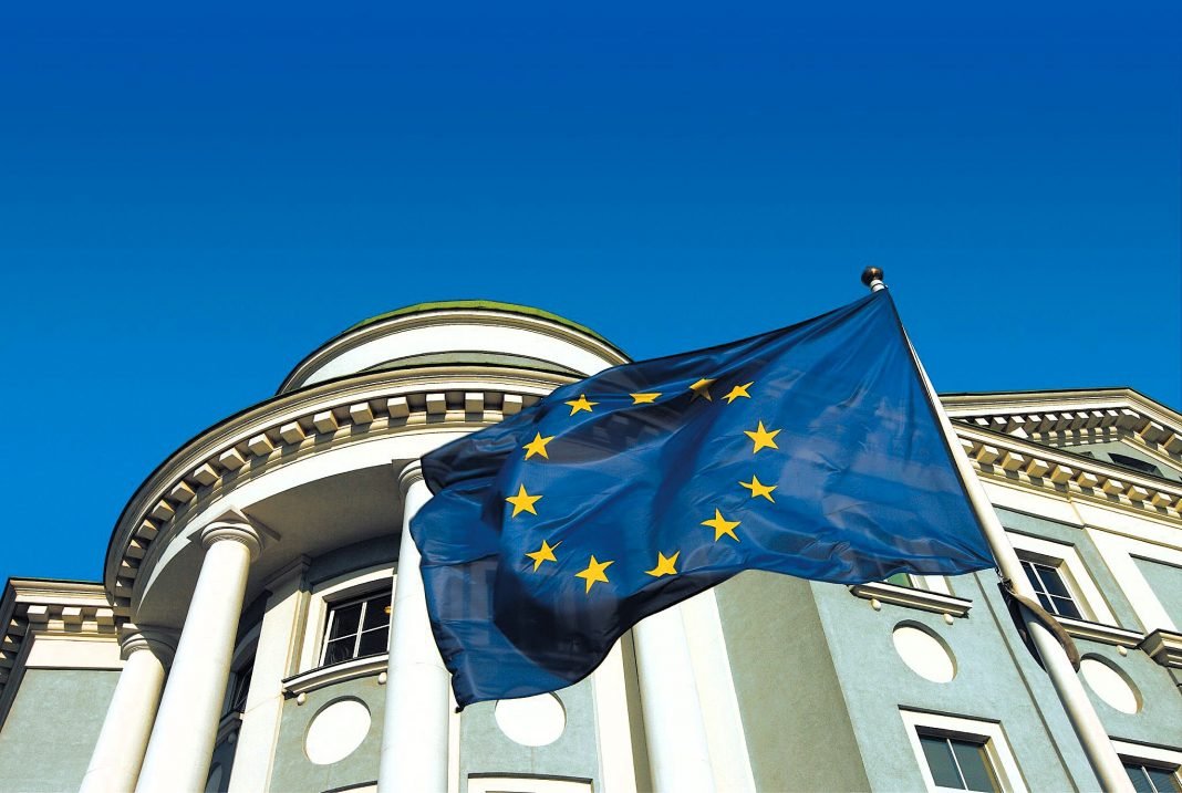 The European Commission restricts Russians to a single-entry visa