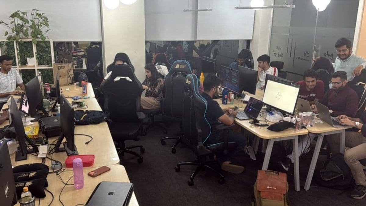 Chennai Startup Founder Shares Photo Of Team Working At 10 PM, Calls It A ‘Blessing’. Internet Says: ‘Don’t Glorify This’ | Viral News