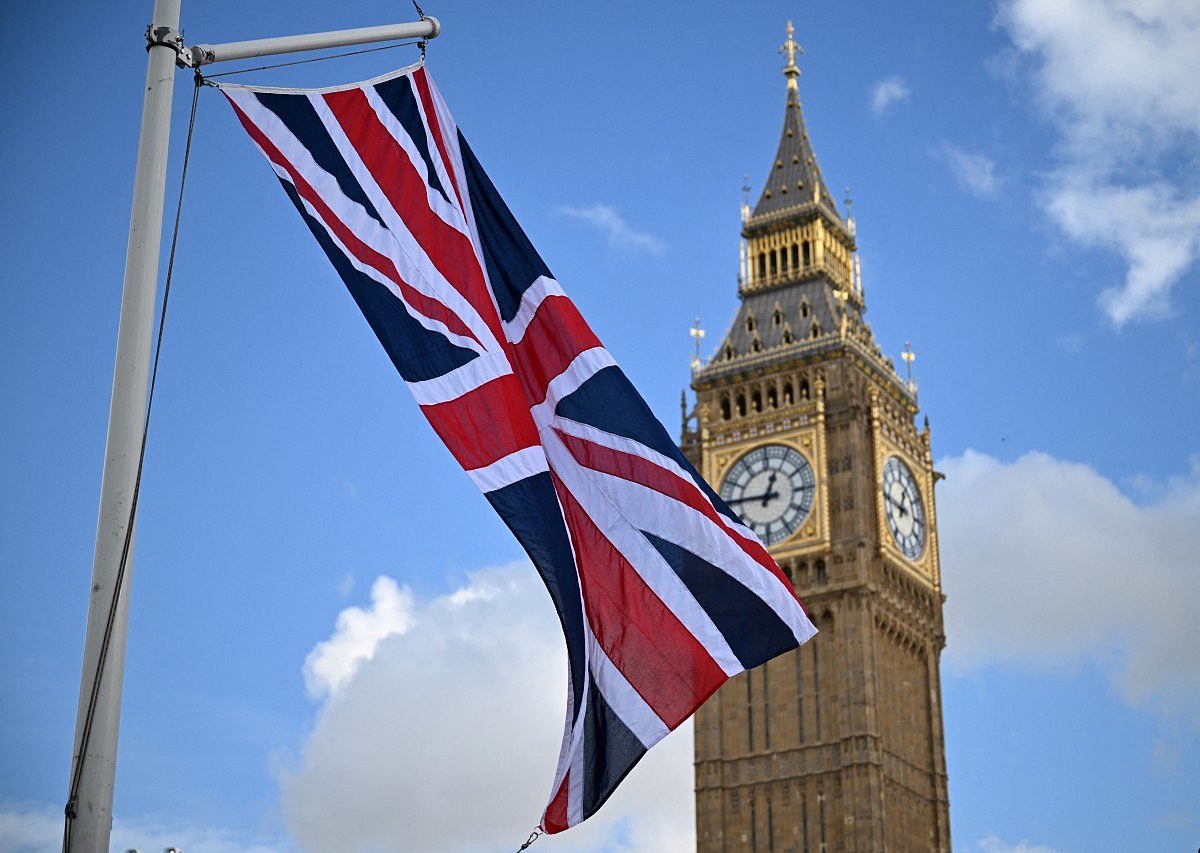 International students will soon be allowed to switch to Innovator Founder Visa without leaving the country