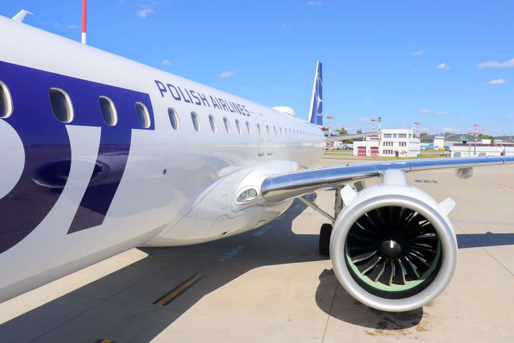 Lot polish airlines