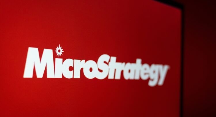 Is Strategy’s Bitcoin Bet Really Near Collapse?