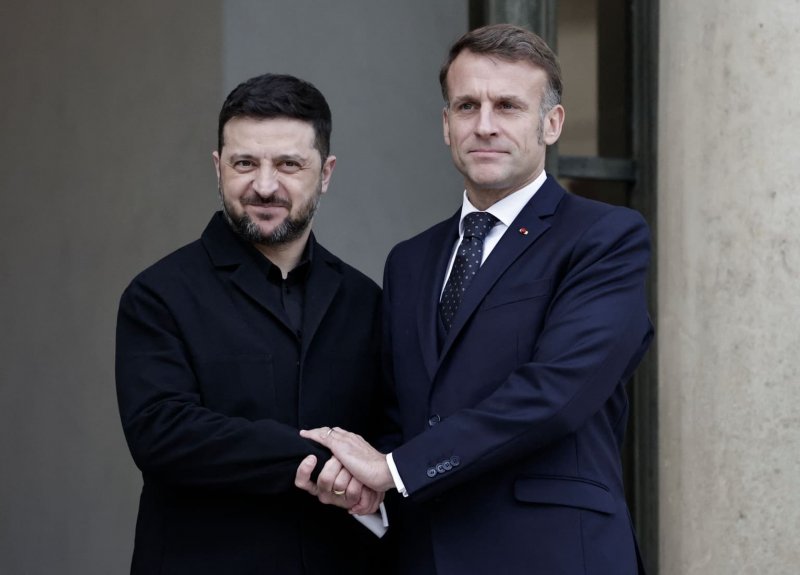 Macron pushes for Europe