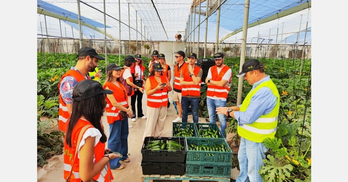 German influencers visit Almeria greenhouses