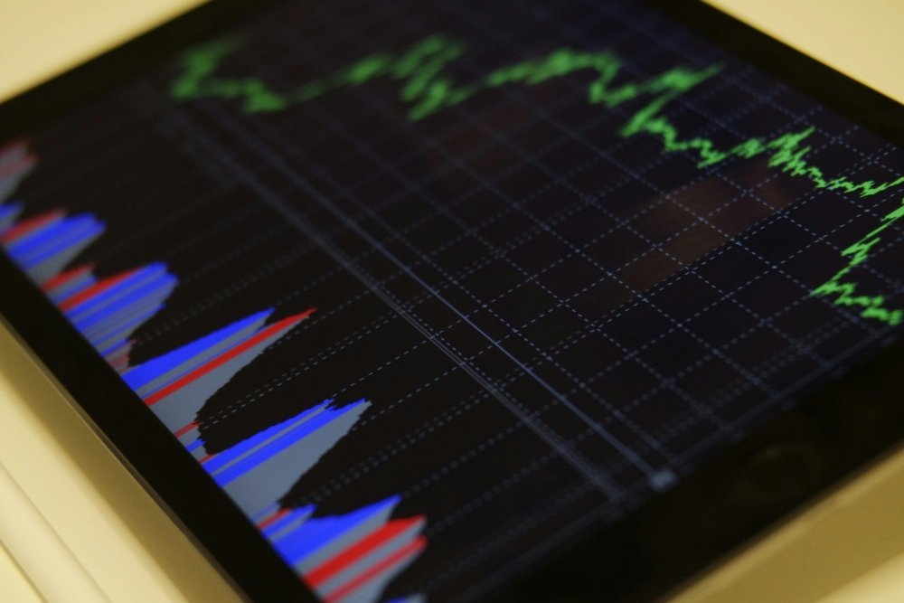 Analyzing the True Economic Power of Private Giants vs. Publicly Traded Incumbents