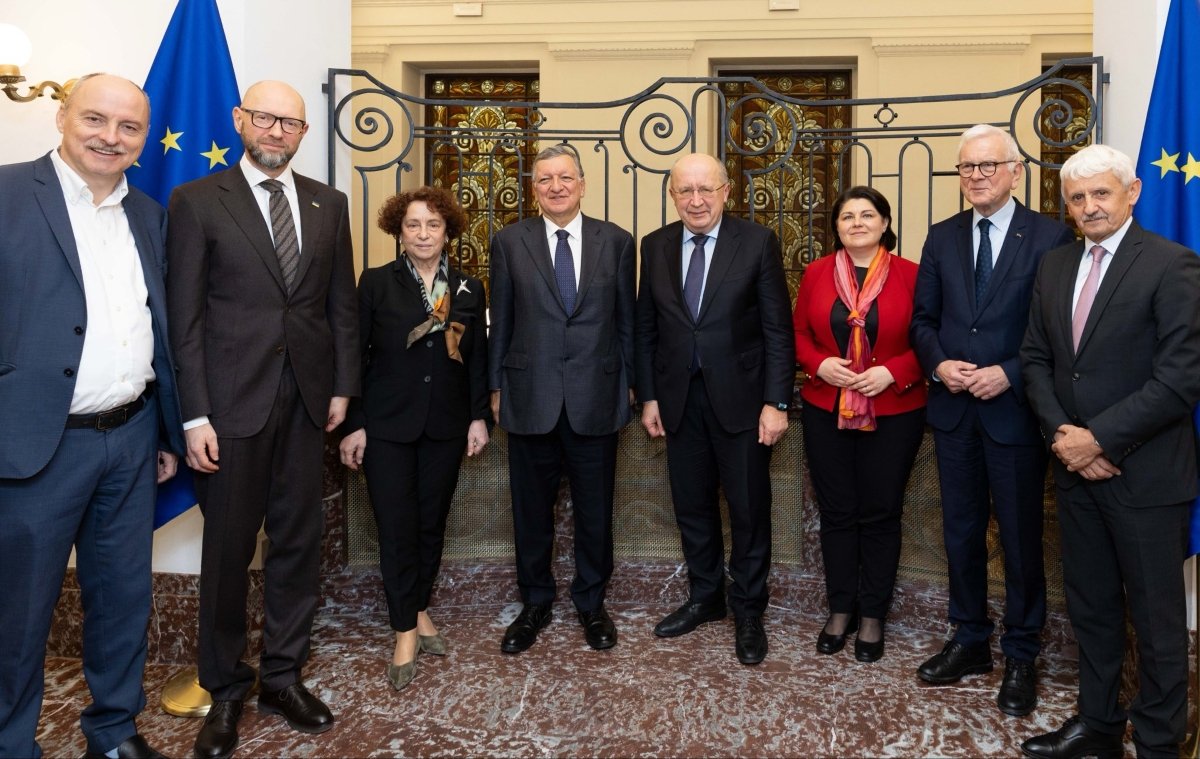 Andrius Kubilius flanked by several members of his new brain trust