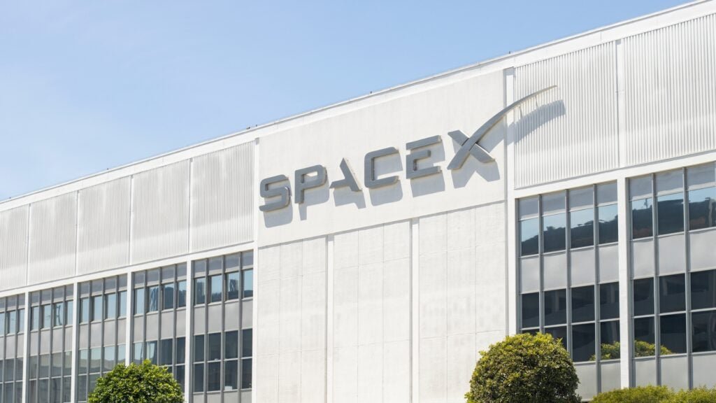 Elon Musk Denies SpaceX Is Raising Money At $800 Billion Valuation, Remains Silent On IPO - Tesla (NASDAQ:TSLA)