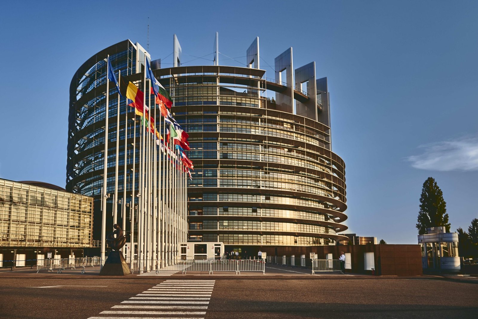 EU sets 2040 climate target and launches simplification package for green legislation