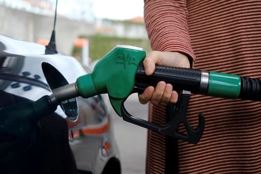 Europe’s auto industry urges EU to delay 2035 petrol and diesel ban