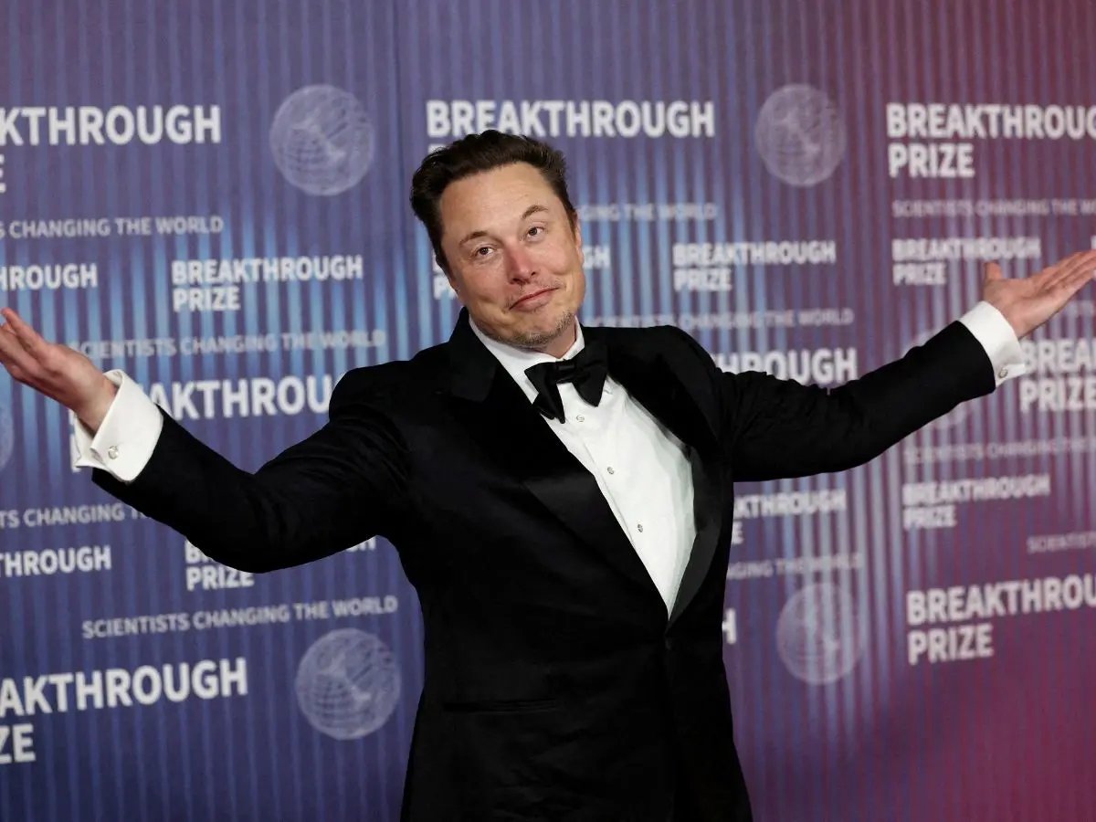 Elon Musk becomes first person to cross $700 billion in net worth, closing in on trillionaire status