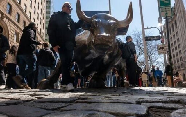 World stocks sluggish as precious metals drop