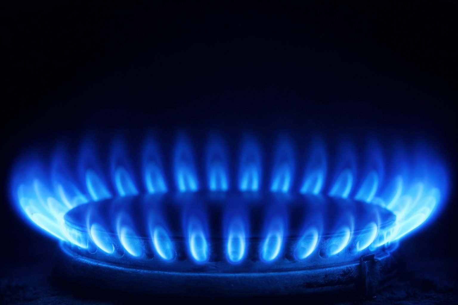 Natural Gas Price Today: Henry Hub Slides to a 7‑Week Low as Warm Forecasts Cap Winter Risk (Dec. 19, 2025 — 1:18 edition)
