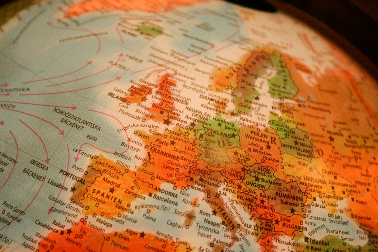 desk globe