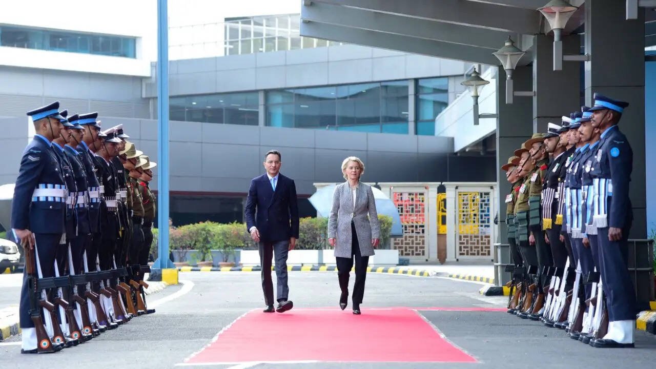 EU Commission President Ursula von der Leyen Arrives in New Delhi Ahead of Republic Day as Chief Guest | World News