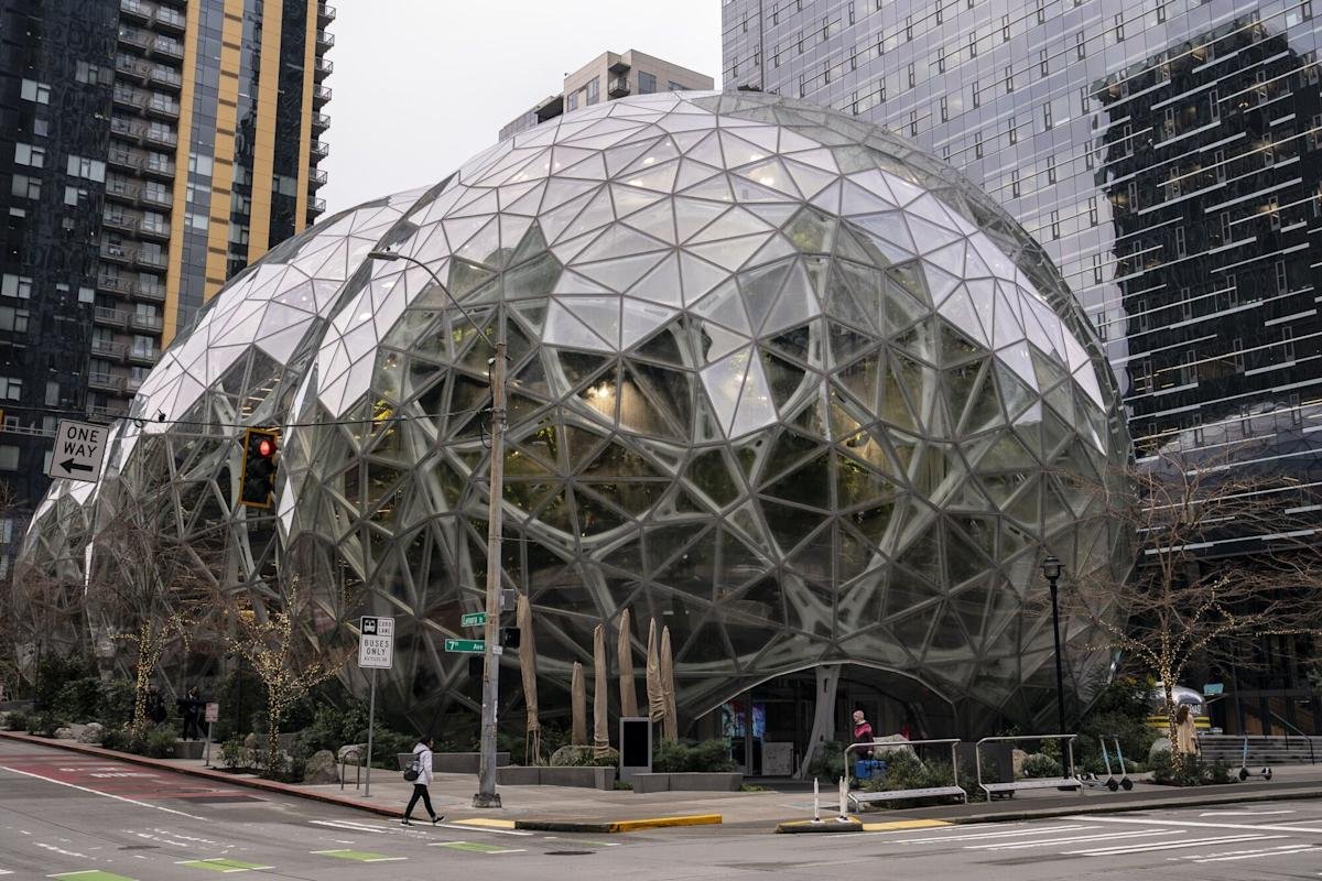 Amazon Gears Up to Ax Thousands More Corporate Employees