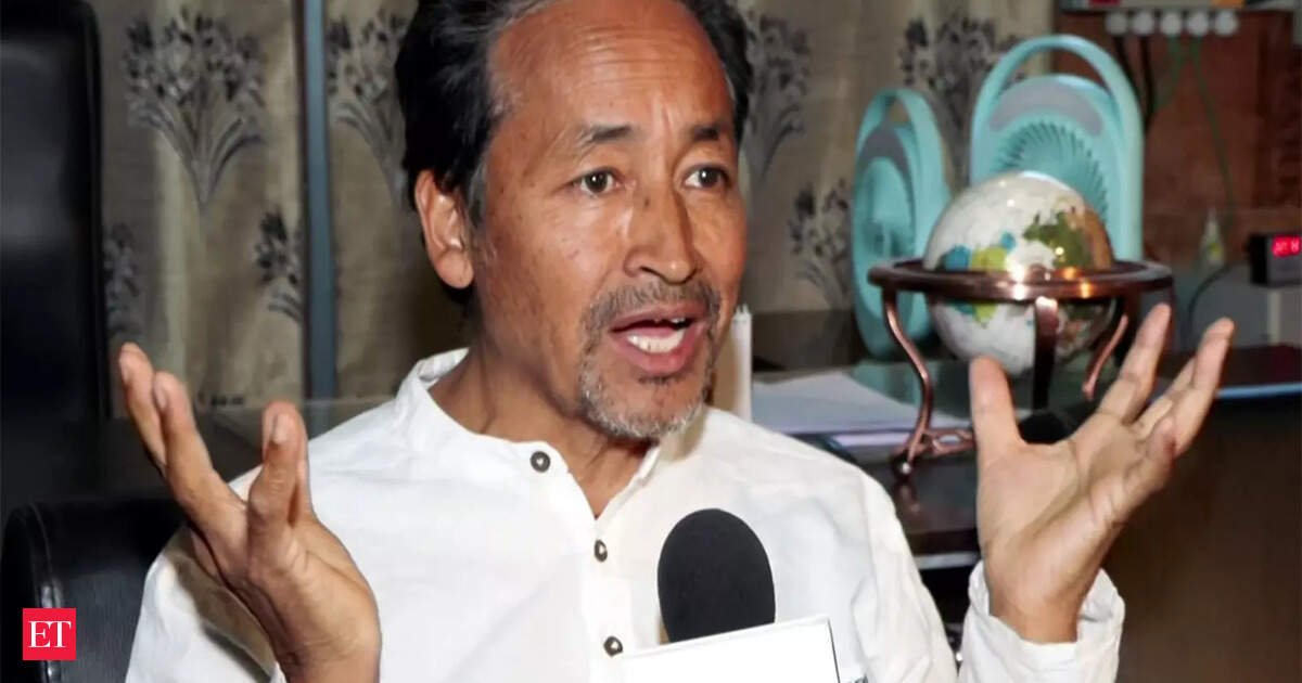 In solitary jail cell, Sonam Wangchuk sleeps on blankets; in company of books: HIAL co-founder Gitanjali Angmo