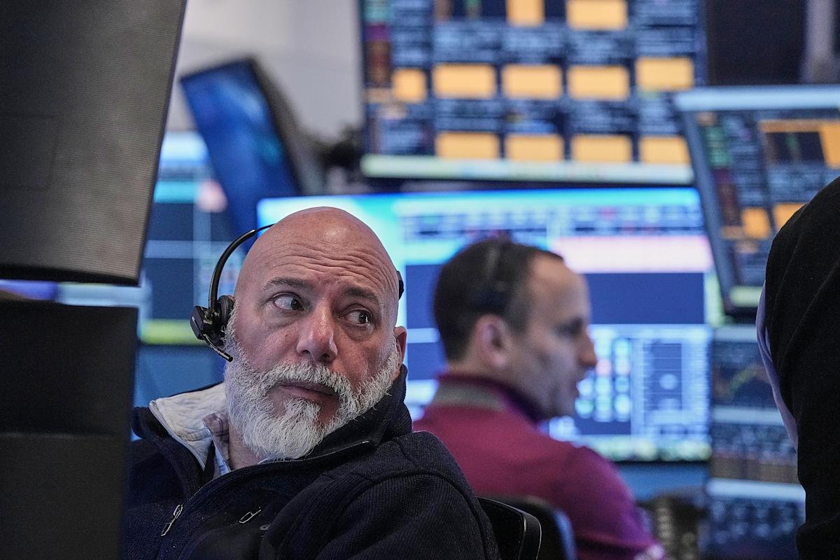 Dow, S&P 500, Nasdaq futures stall after volatile week as Intel earnings fall short