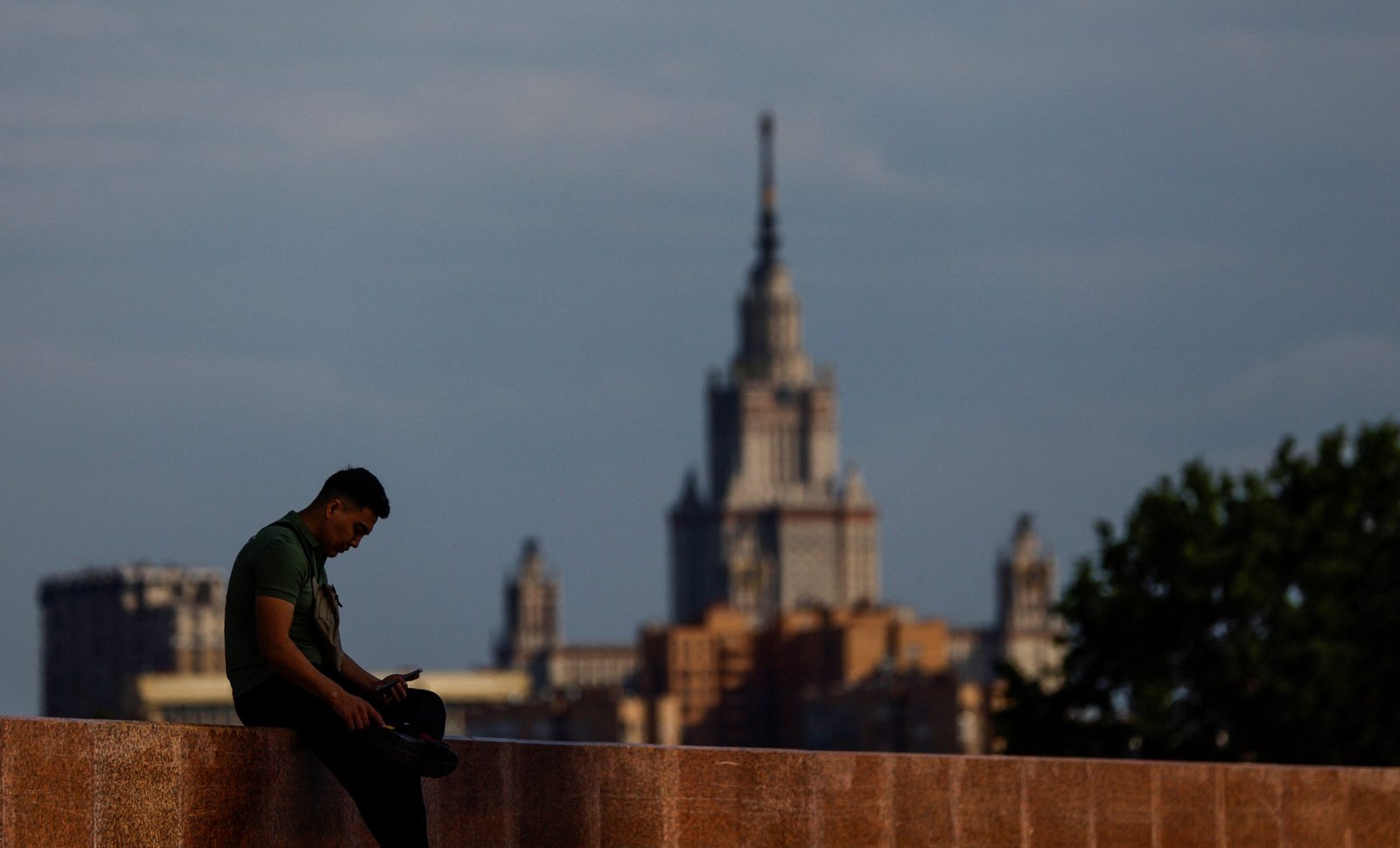 Russian Propaganda Infects AI Chatbots