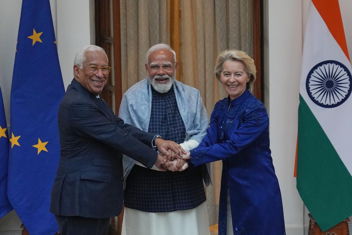 Stocks mixed as India and EU strike landmark trade deal