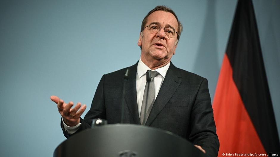 Defense minister says US needs Europe