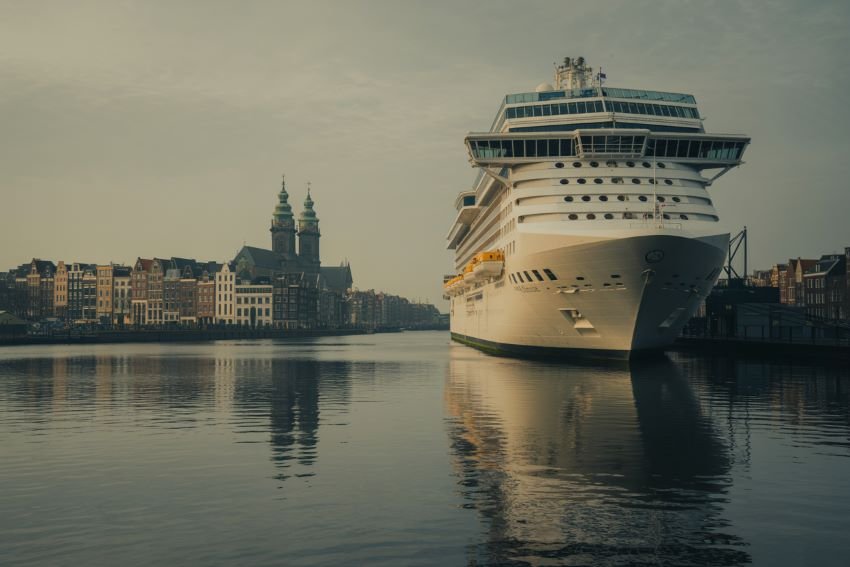 Amsterdam cruise