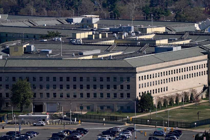 When AI Meets the Battlespace: The U.S. Dilemma of Innovation, Risk, and Strategy