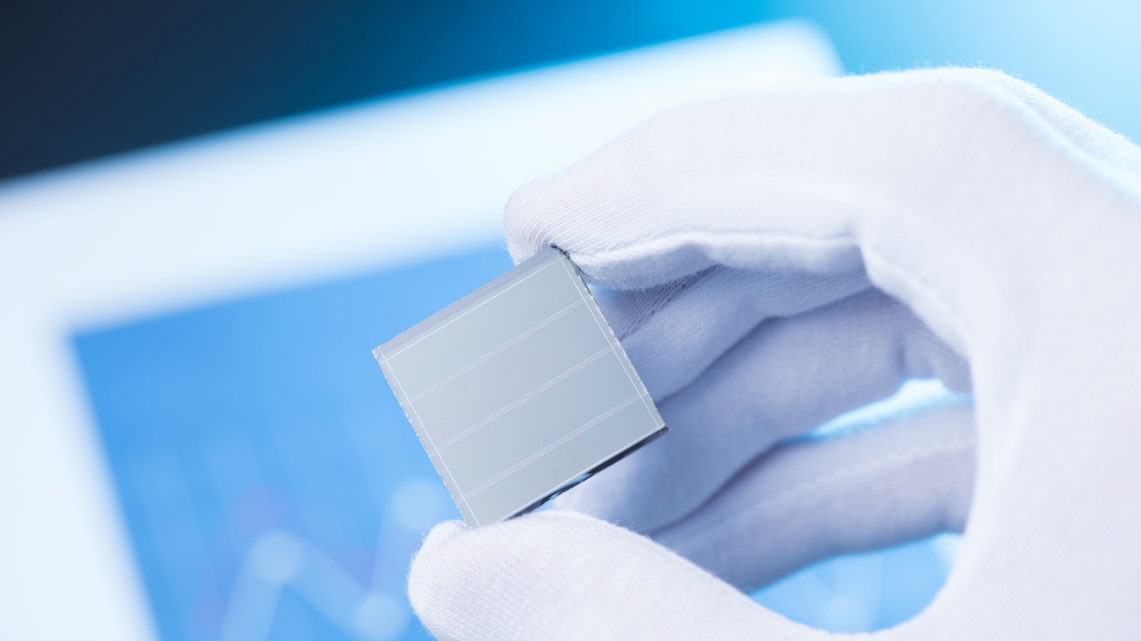 A recent breakthrough revealed that Solarlab Aiko Europe's perovskite and silicon solar cells reached a power conversion efficiency of 34.76%.