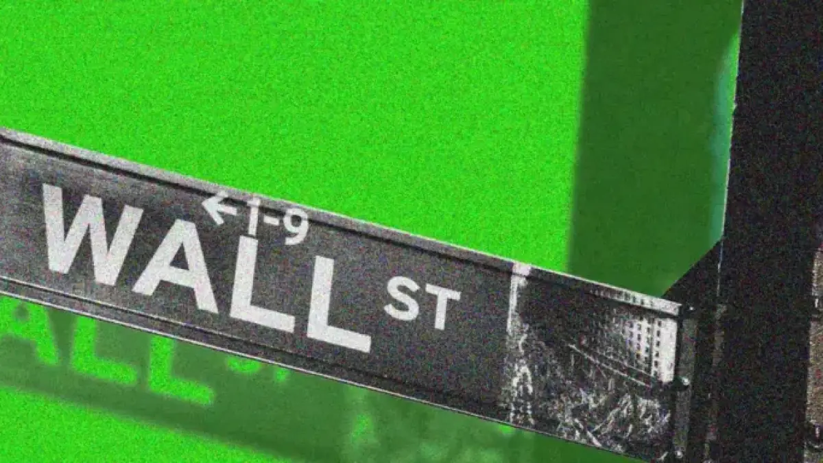 Dow Declines 400 Points; Nasdaq Rises Ahead of Big Tech Earnings, S&P Hits Record