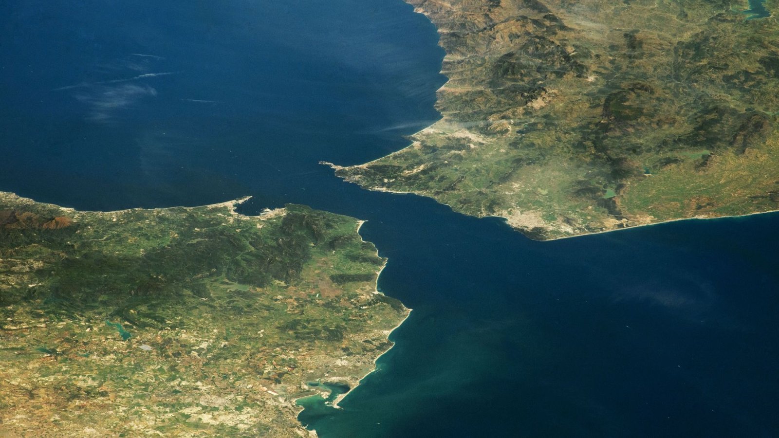 Transport link between Europe and Africa delayed