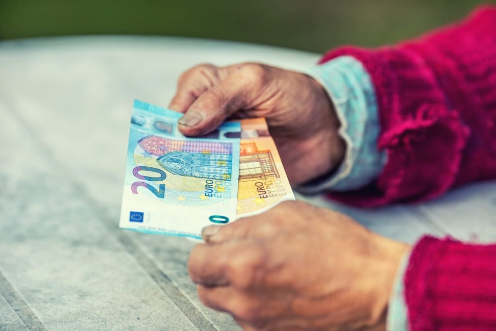 Pays more bank committees? See step by step how you can save