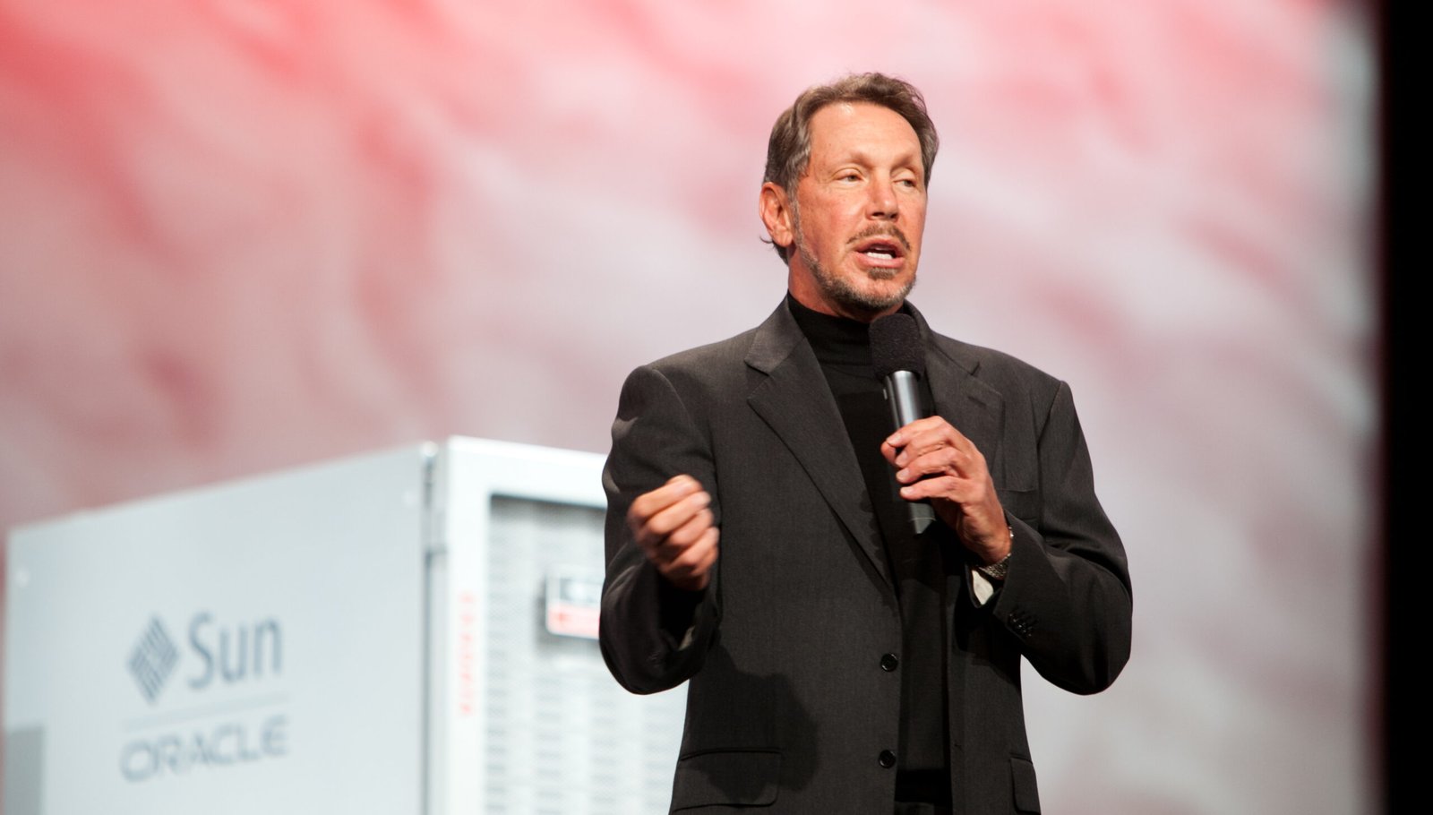 Shares of Oracle slide 10% on revenue miss and rising capital expenditures