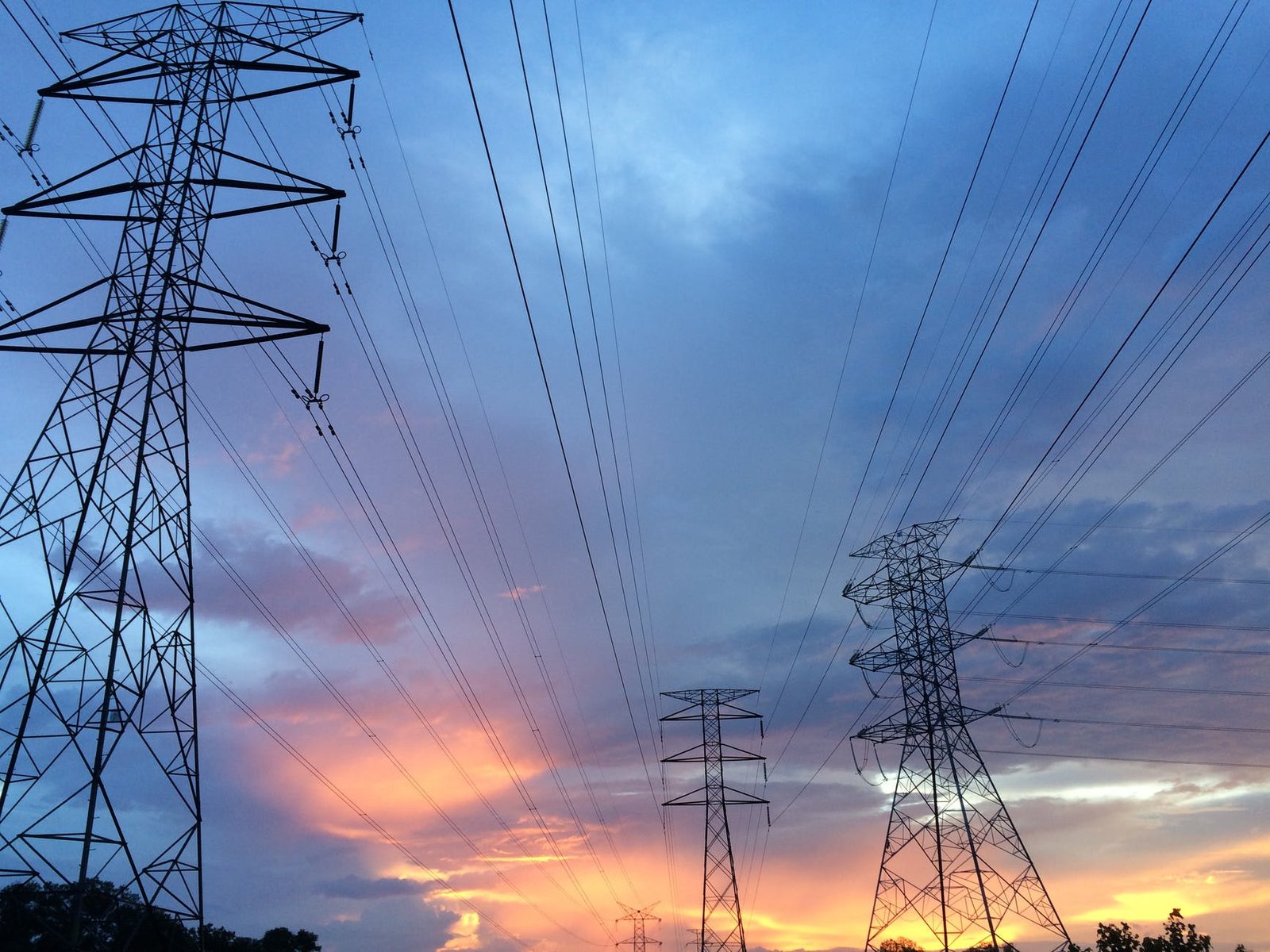 EU Commission Publishes Energy Security Fitness Check, Highlights Electricity Resilience Gaps