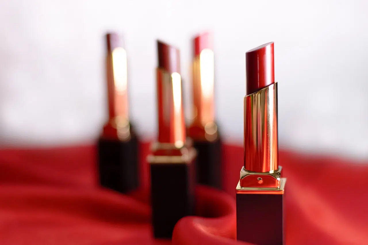 France marks an environmental turning point by banning "forever chemicals" from cosmetics and textiles