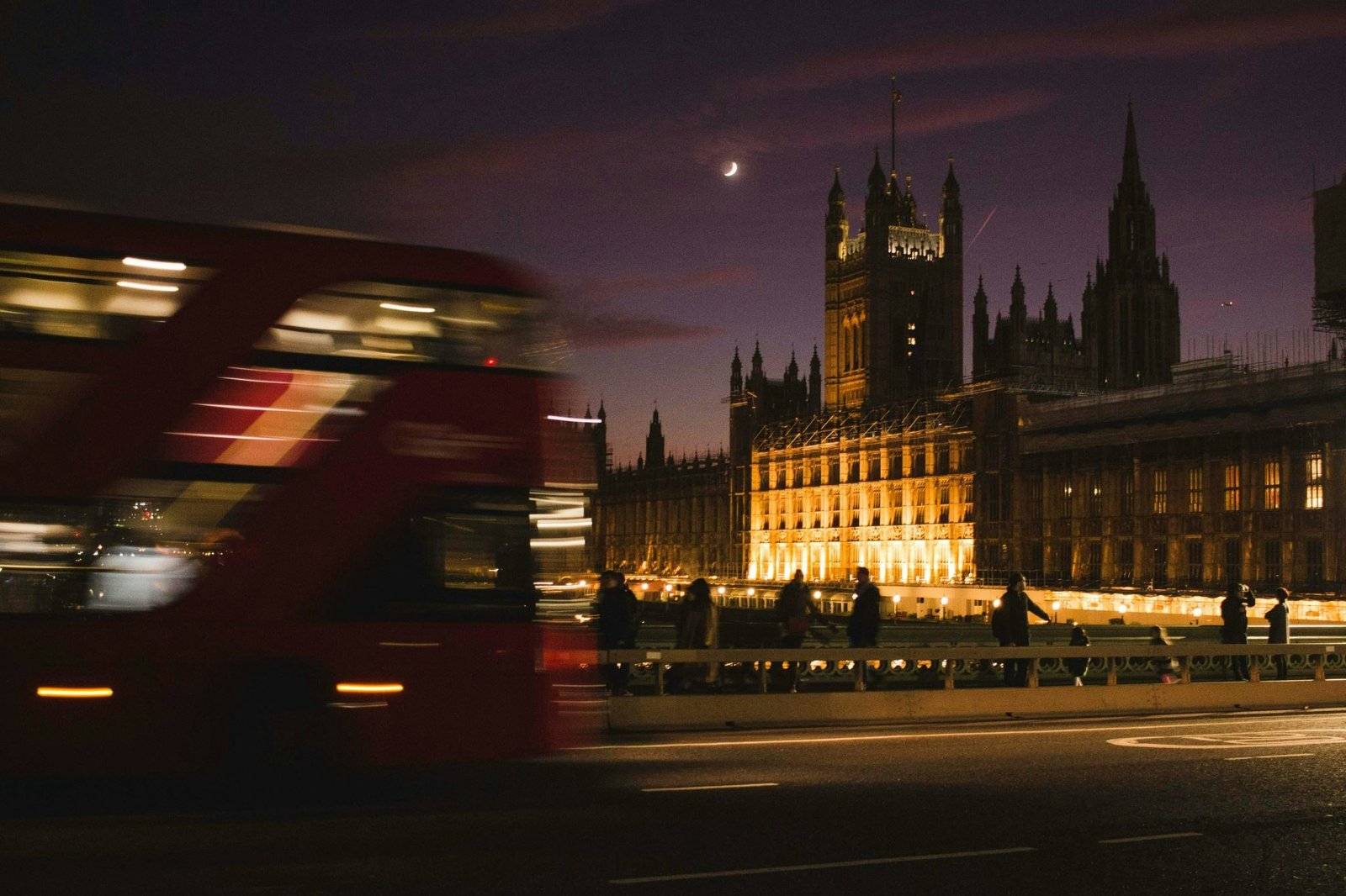 Behind closed doors, AI startups urge UK to deliver on promises