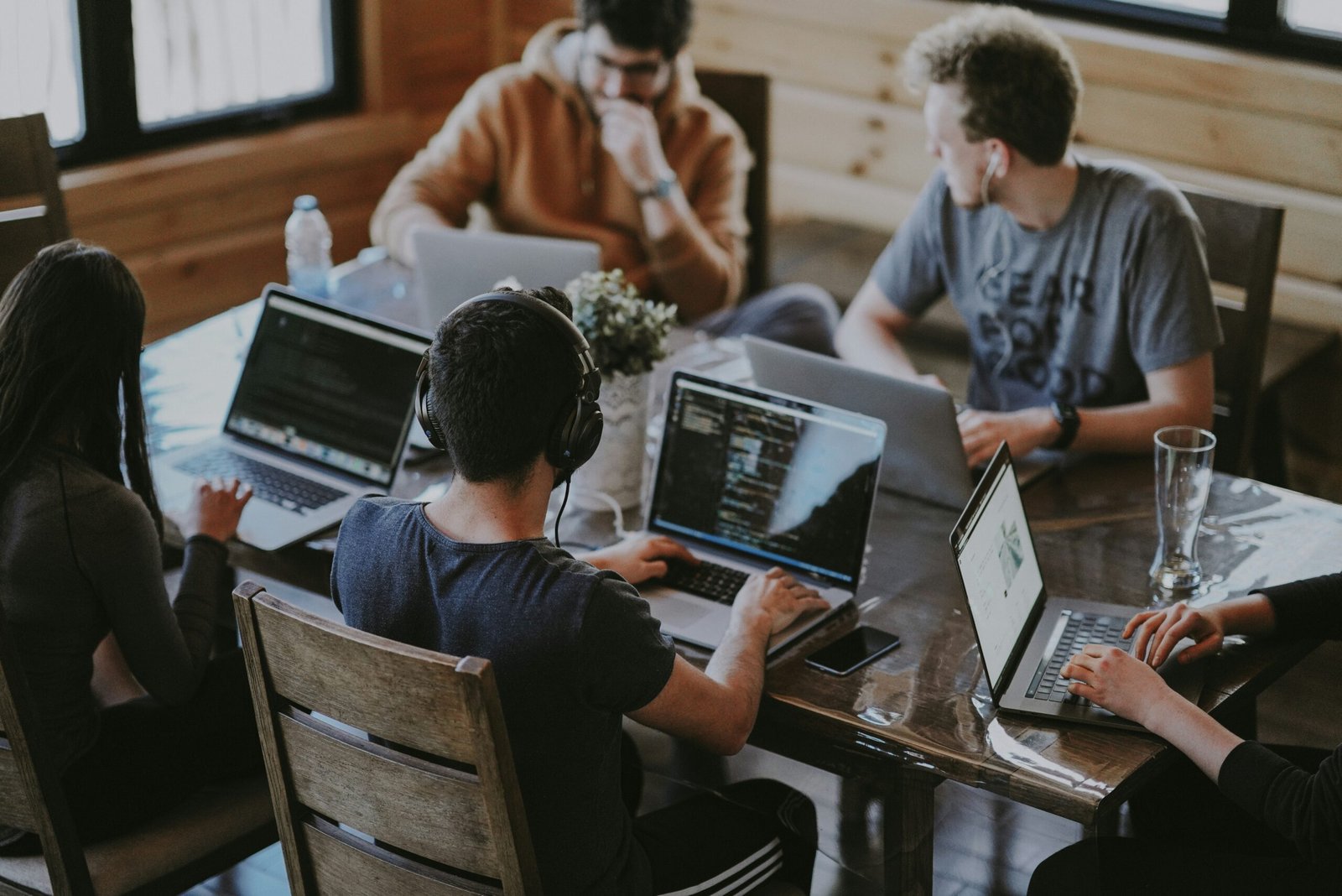 Startup Trends To Avoid In 2026, According To Experts 