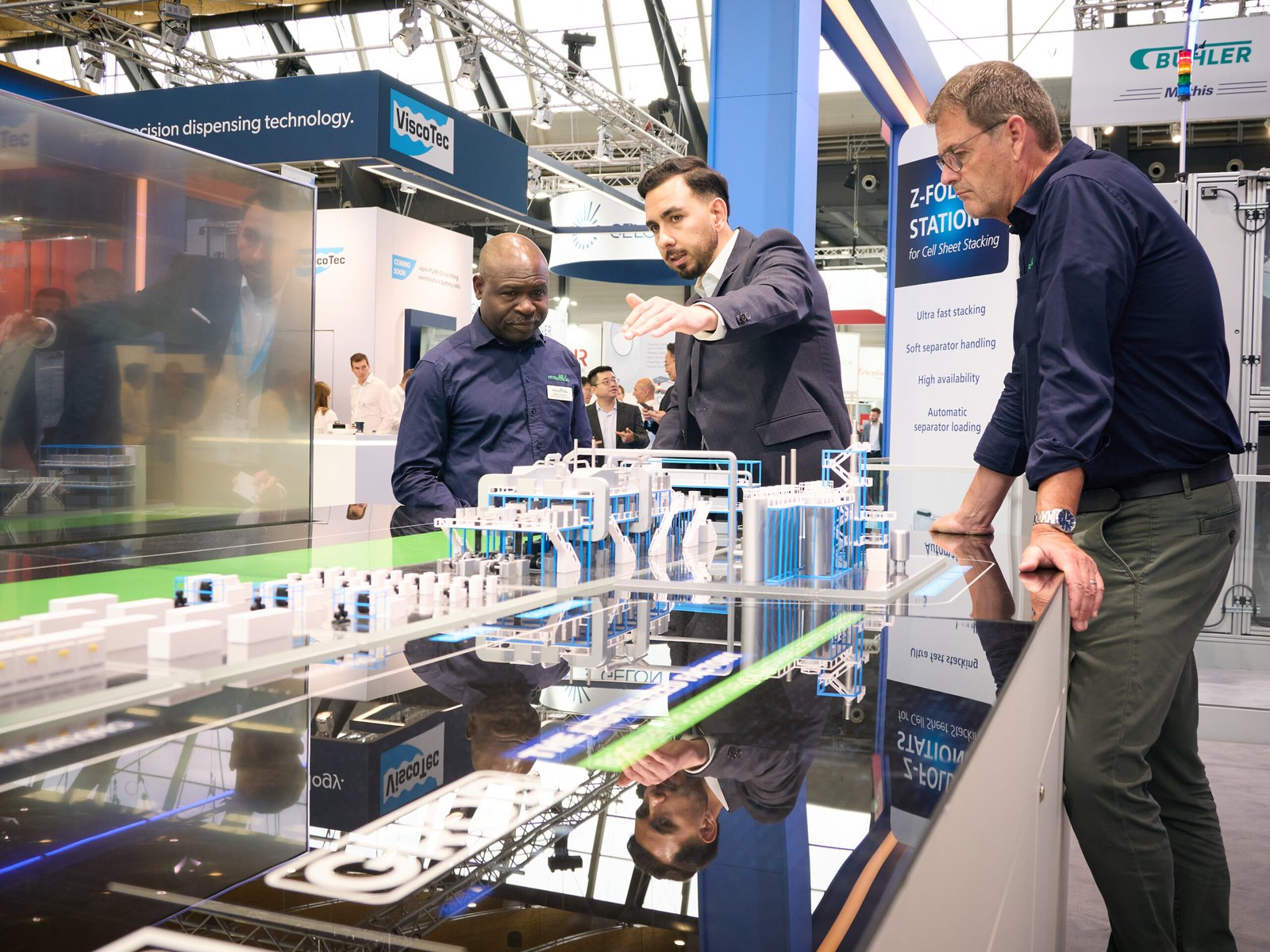 Networking at The Battery Show Europe 2025